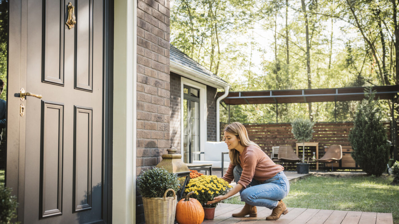 Skip The Paint: Upgrade A Dated Front Door With A Wood Plank DIY – upgrade dated front door