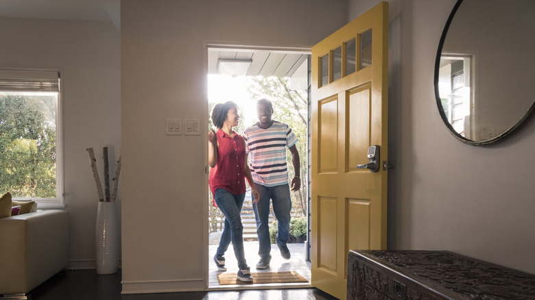 Neither Wreaths Nor Baskets: Upgrade Your Front Door With One Simple Addition