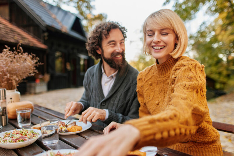 Mason Jar Hacks for Patio Dining: Elevate Your Outdoor Space
